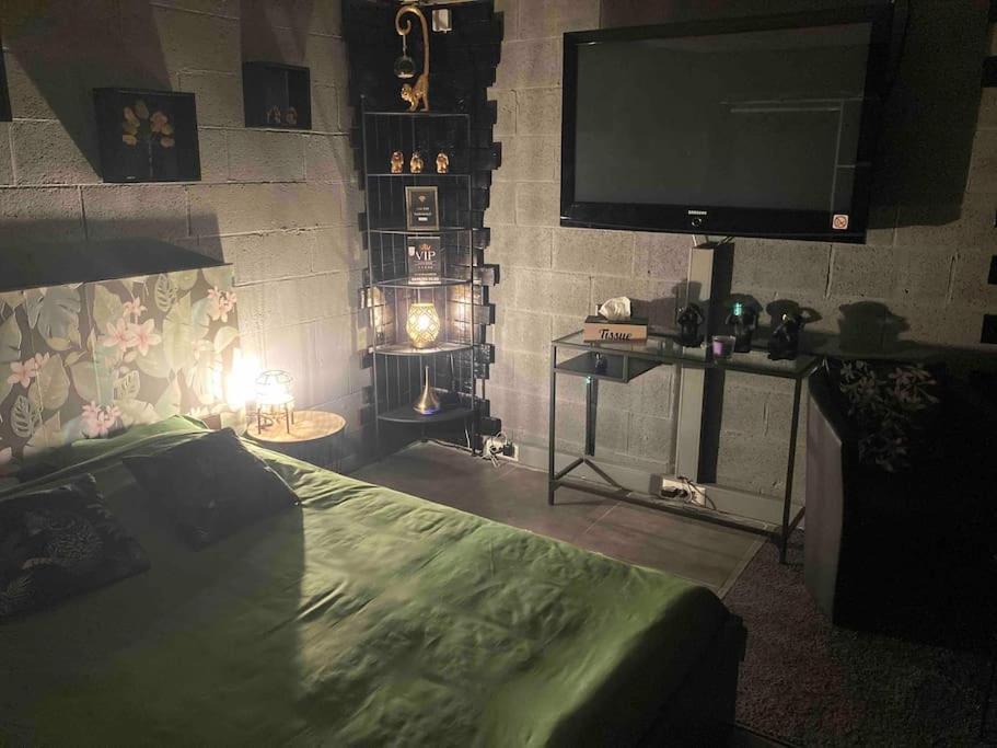 Vip Lounge Appartement Avec Jacuzzi Et Jardin Andenne Exterior foto