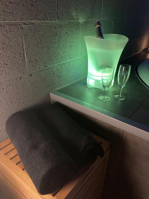 Vip Lounge Appartement Avec Jacuzzi Et Jardin Andenne Exterior foto