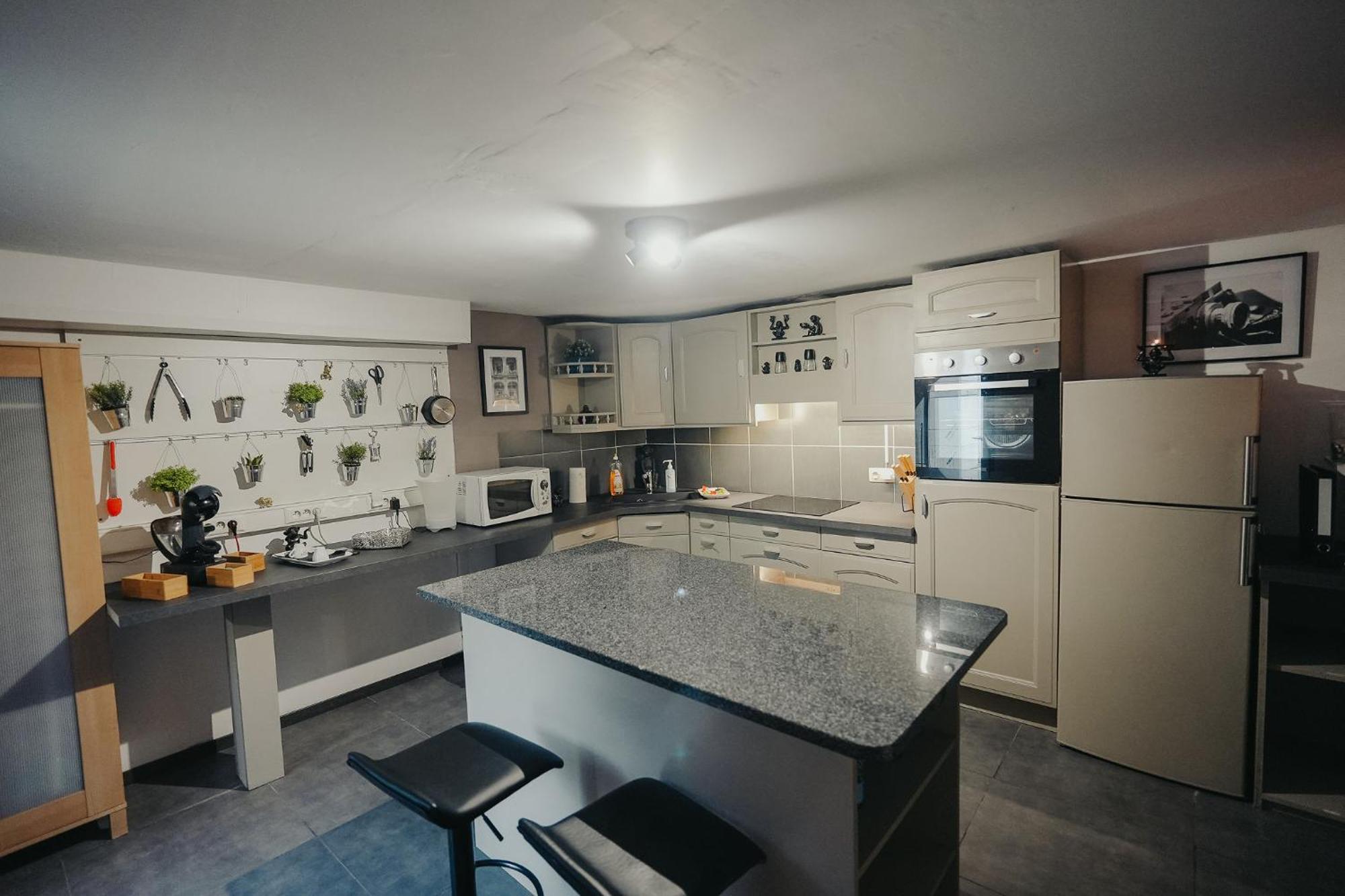 Vip Lounge Appartement Avec Jacuzzi Et Jardin Andenne Exterior foto